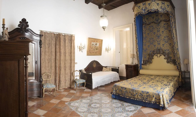 Naples City Centre Apartment | Explore Ancient Center Near Duomo & Santa Chiara Chapel