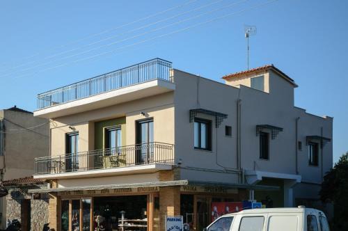 Tirintha House | Explore Ancient Tiryns: Family-Friendly Haven Awaits