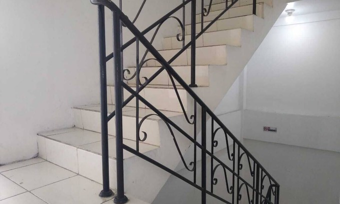 Old Jakarta House | Inviting Ancol Homestay: Family-Friendly with Breakfast