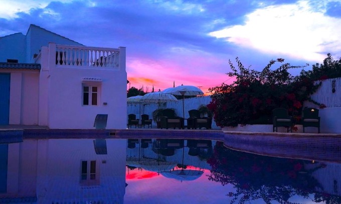 Coin Villa | Epic Bachelorette Pool Party for 6 at a 4-Star Hotel