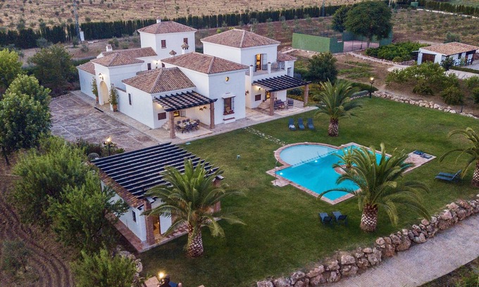Ronda House | Elegant Andalusian Villa El Arroyo in Ronda with Pool