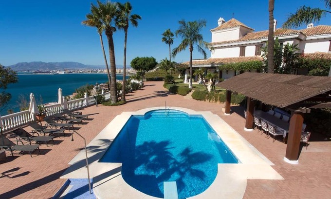 Malaga-Este Villa | Delightful Andalusian Villa with Ocean View in Malaga