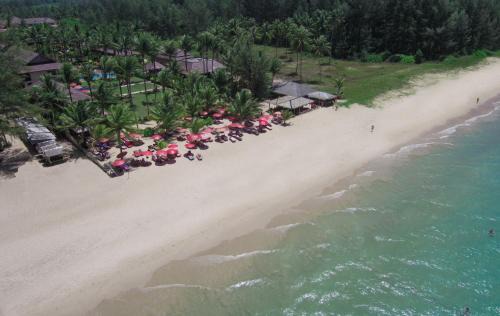 Khuk Khak Beach Hotel | Oceanfront Andamania Beach Resort: Family-Friendly Retreat
