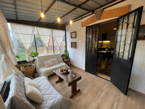 Ambohibao Apartment | Top-Rated Andapamanitra Résidence: Family & Pet Friendly
