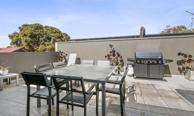 Torquay House | Top-Rated Anderson Central Torquay - Family-Friendly Stay