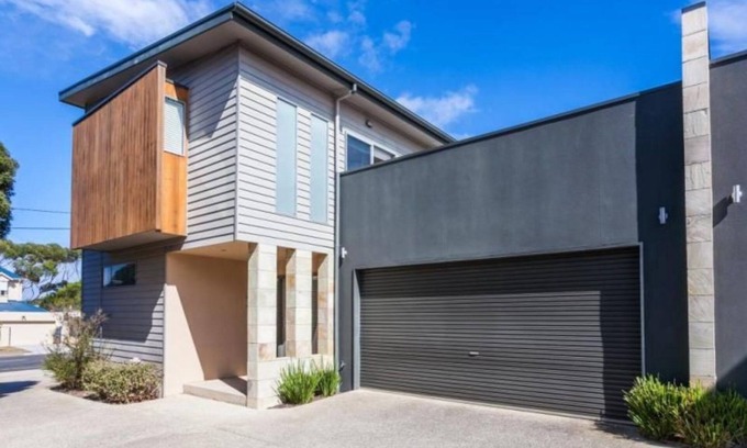 Torquay House | Modern Hotel Near Beach - Rated 9.6/10, Family-Friendly!