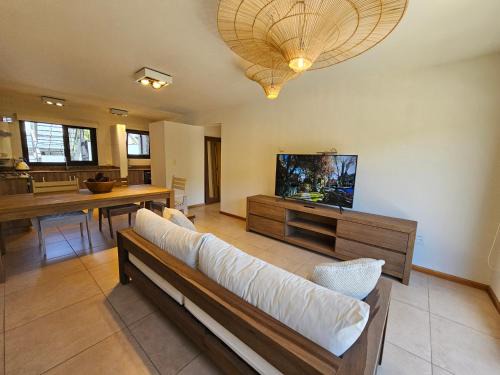 San Martin de los Andes Apartment | Prime Location Ruka Apartment with Ocean View & Breakfast