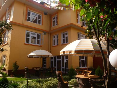 Thamel Bed & Breakfast | Cozy Andes House: Pet-Friendly with Delicious Breakfast