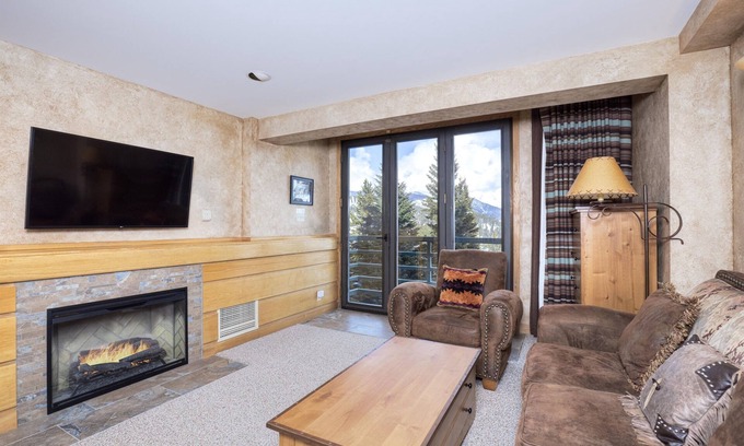 Big Sky Condo | Unforgettable Andesite Vista: Ski-In/Ski-Out Condo Experience