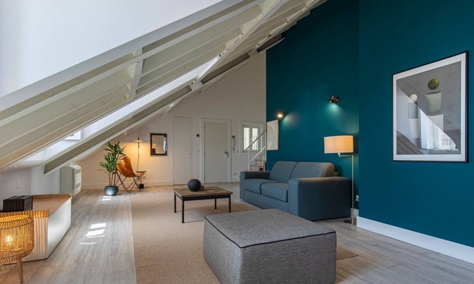 Misericordia Apartment | Impeccably Rated Ando Living - Abrantes Flats with Family Amenities