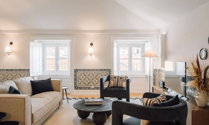 Santa Maria Maior Apartment | Ando Living: Family-Friendly Madalena Townhouse Experience