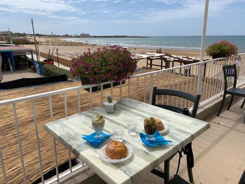 Marina di Modica Apartment | Andrea's Home: Guest Rated 9.8 with Oceanfront Bliss