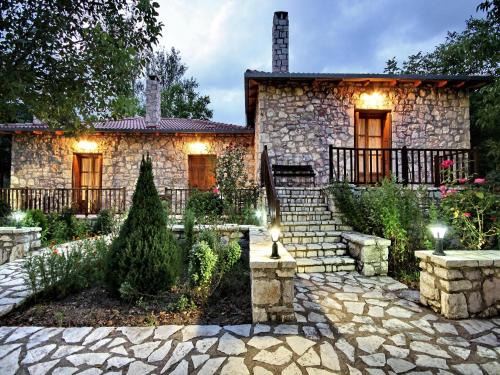 Raftis Apartment | Pet-Friendly Andrea Sofi Guesthouse with Hot Tub & Breakfast