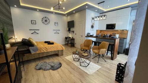 Miskolc Apartment | Family-Friendly Andrea Stúdióapartman in Miskolc City Center