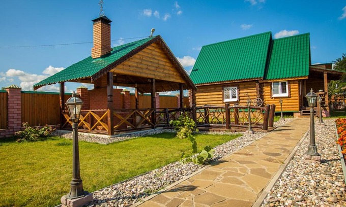 Seletskoe House | Guest Rated 10/10: Andreev Dom with Hot Tub & Kitchen