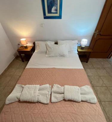 Agios Petros Apartment | Cozy Andrianas Apartment - Guest Rated 8/10 Stay