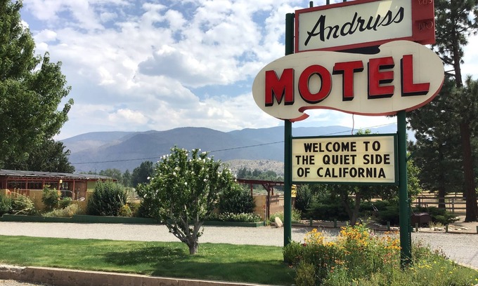Walker Hotel | Andruss Motel: Top-Rated Stay with Pool & Breakfast