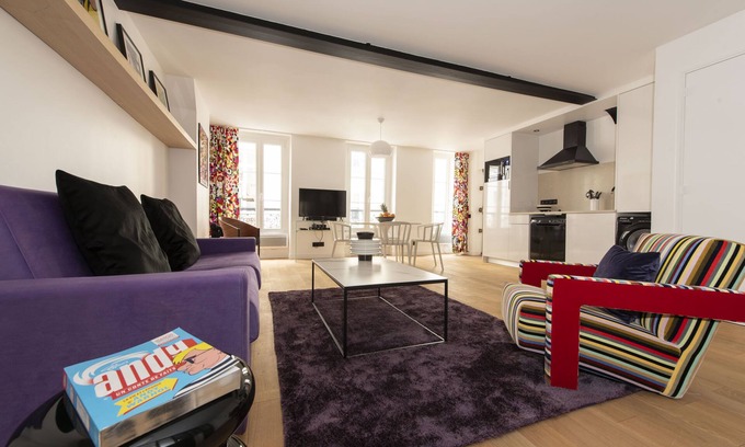 Quartier Sainte-Avoye Apartment | Comfortable 2BR Retreat for Families with Spa & Breakfast