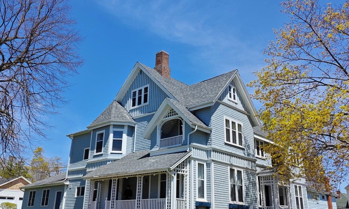 Charlottetown Bed & Breakfast | Andy's Blue House: Family-Friendly Stay with Breakfast Included