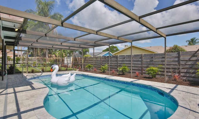 Bradenton House | Andy's Paradise: Private Heated Pool & Oceanfront Bliss
