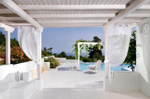 Votsi Villa | Relaxing Anemolia Villas with Private Pools by Alonissos Beaches