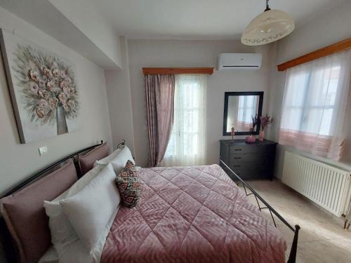 Paleopolis Apartment | Oceanfront Anemone Rose - Steps from Chora's Heart