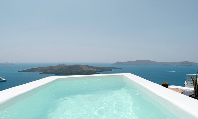 Fira House | Discover Noni Studios: Guest Rated 9.2 with Spa & Dining