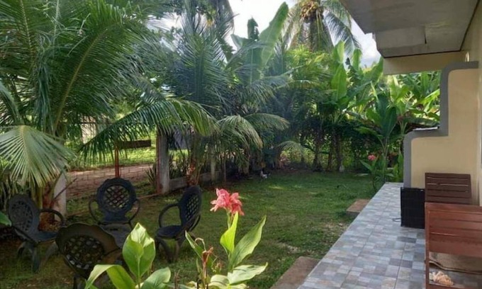 Siquijor House | Cozy Anerose Homestay with Child and Pet-Friendly Rooms