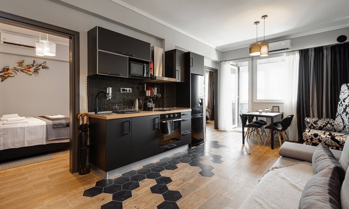 Thessaloniki City Centre Apartment | Discover Anesis Central Suite: Rated 9/10 with Family Amenities