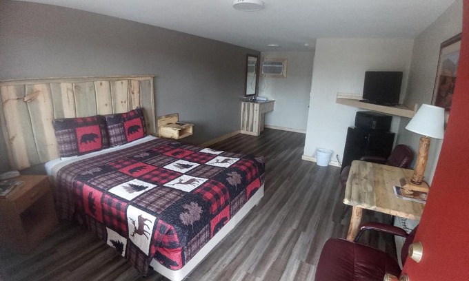 Cortez Cabin | Budget-Friendly Stay at Aneth Lodge: Pet & Child Friendly