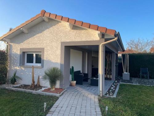 Coutouvre House | Family-Friendly Anexxe with Hot Tub & 8.9/10 Rating