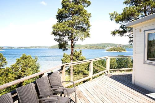 Ljungskile House | Discover Anfasteröd Gårdsvik - Örnnästet with Oceanfront Views