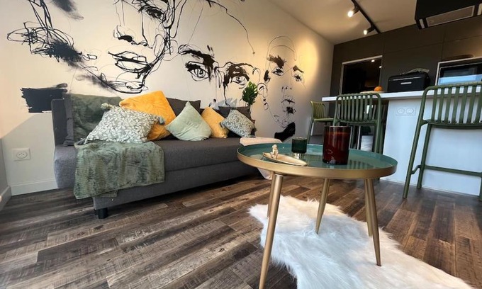 La Roche-sur-Yon Apartment | Angèle Hotel: Relax and Enjoy a 9.2/10 Experience!
