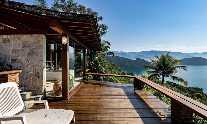 Verolme Villa | Inviting 4 Bedroom House with Pool in Angra dos Reis