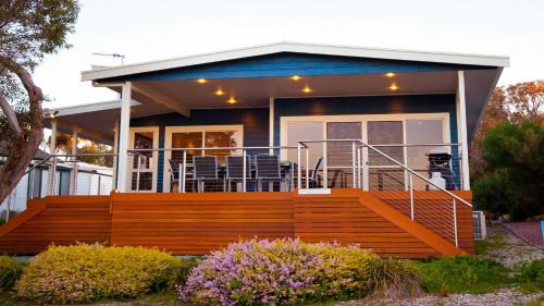 Lake Wangary House | Experience Angasi: Premium Coffin Bay Property with Free Wifi