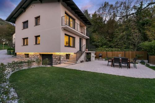 Lasko House | Oceanfront Bliss at Angel Boutique Home - 4-Star Gem!