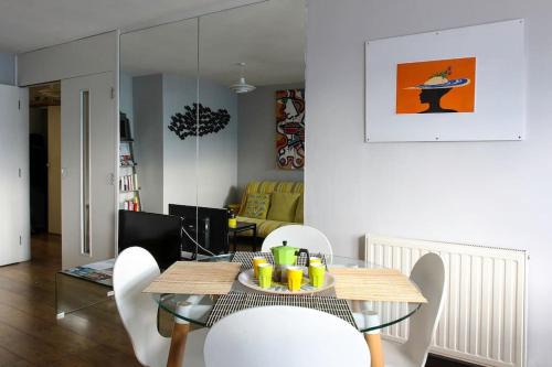 Angel Apartment | Angel, bright & colorful flat