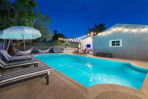 NoHo Arts District House | Pet-Friendly Comfort at Angel&Rose Universal Hollywood