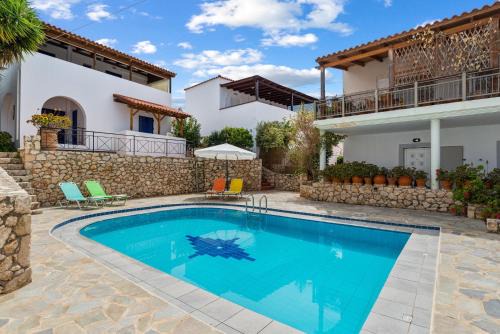 Plaka House | Elegant Angels House in Plaka: Oceanfront with Pool Amenities