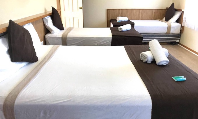 Moree Hotel | Angel's Rest Motel: Family-Friendly Stay with Hot Tub