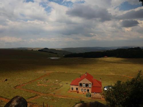 Dullstroom House | Discover Angel's Rest: Family-Friendly Retreat with Pool