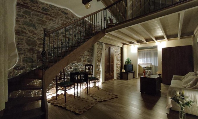 Vathi Apartment | Family-Friendly Retreat at Angel's Suites 2 - Rated 9.8