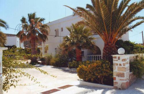 Galissas Apartment | Angela's: Pet-Friendly Hotel with Oceanfront Views