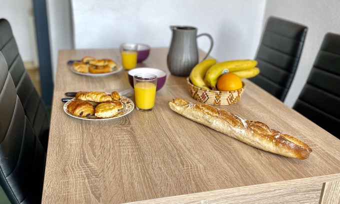 Forges-les-Bains Apartment | Convenient Appartement Haut Droite: Family & Pet-Friendly Stay