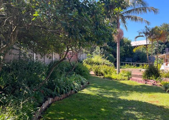 Graskop Apartment | Relax at Angelmalatji Guesthouse with Spa & Kitchen Amenities