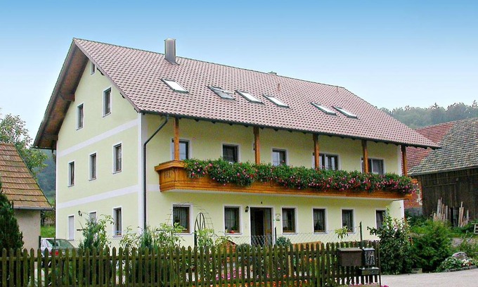 Nittenau Apartment | Relax at Angeln am Regen - Family-Friendly Angelhof Posl