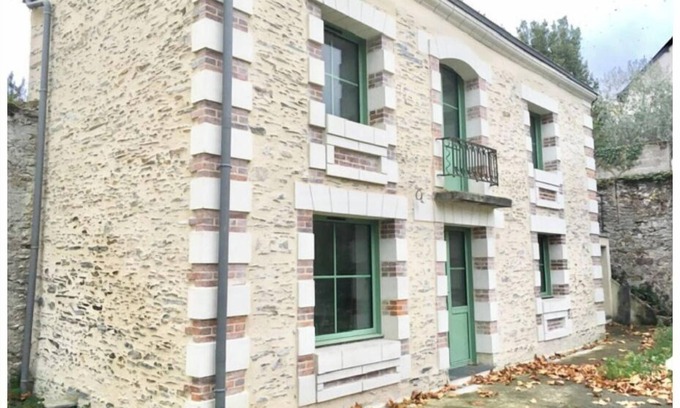 Les Hauts de Saint-Aubin Apartment | Tranquil Angers Retreat Near CHU and City Center
