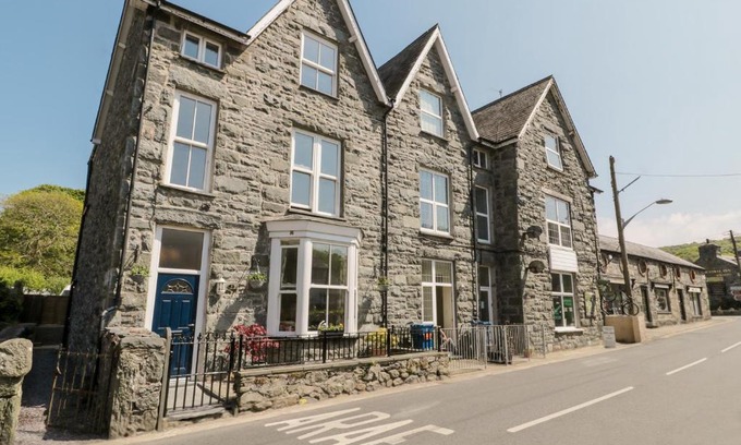 Llanbedr House | Pet-Friendly Getaway: Angorfa - Rated 9.8/10 by Guests