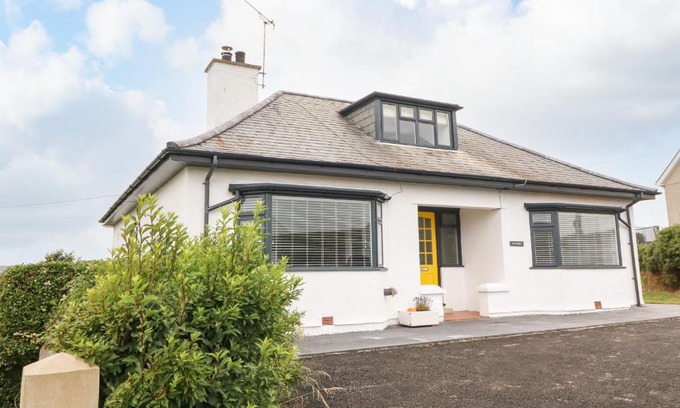 Aberdaron House | Indulge in Comfort at Angorfa - 4-Star, Family Friendly Hotel