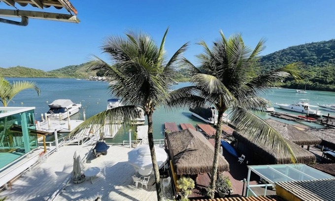 Itanema House | Beachfront Angra House with Private Pier and BBQ Area